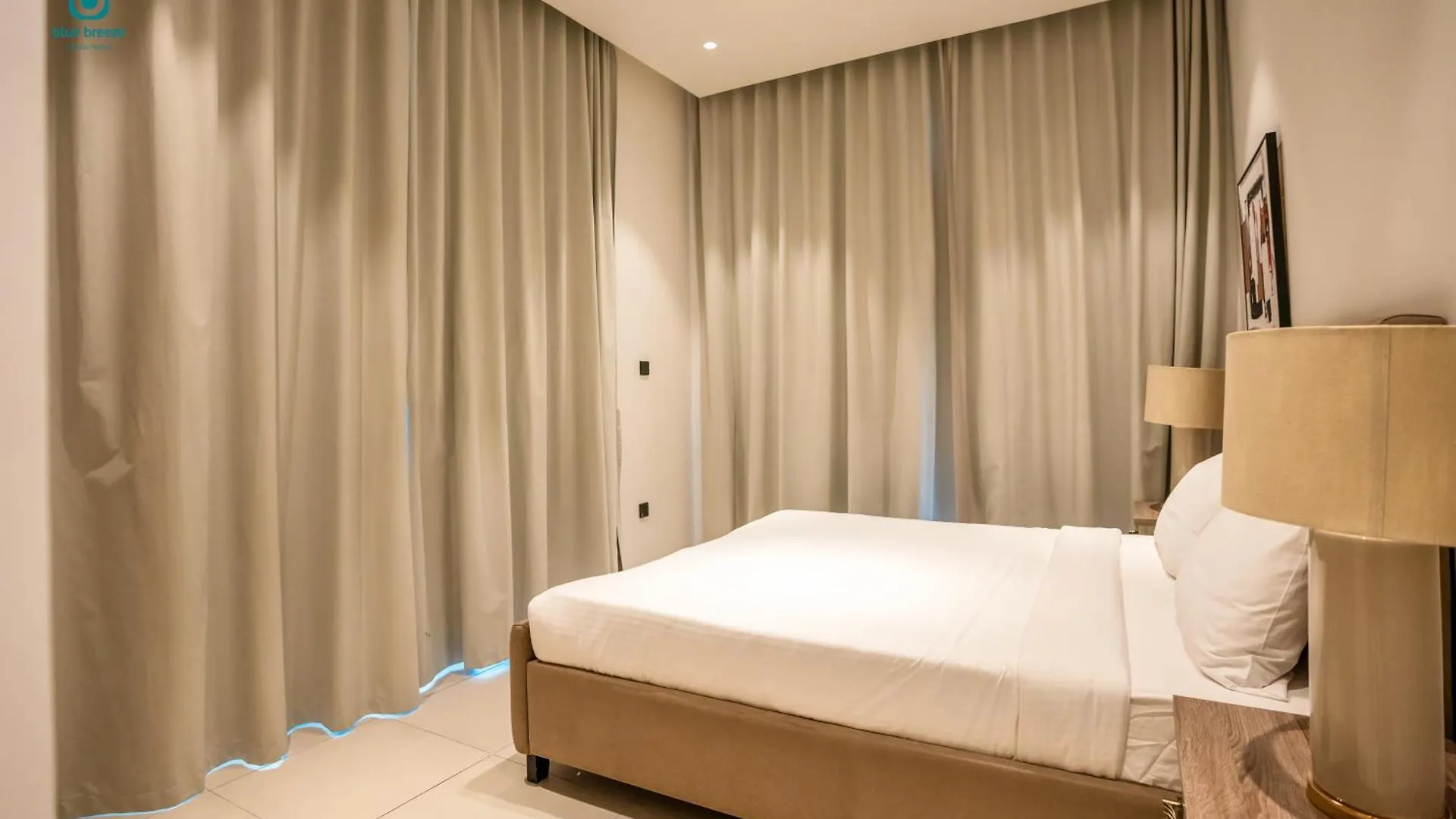 Appartamento Blue Breeze - Stylish 2Br With Balcony & Private Terrace In Jvc Dubai