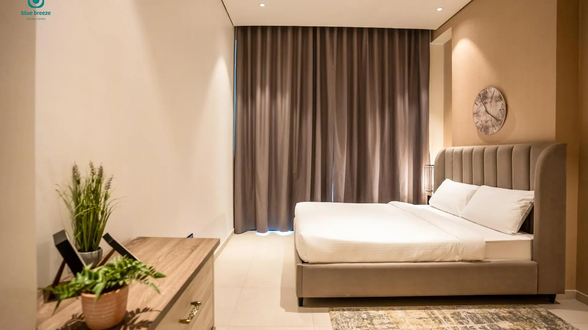 Blue Breeze - Stylish 2Br With Balcony & Private Terrace In Jvc Apartment Dubai