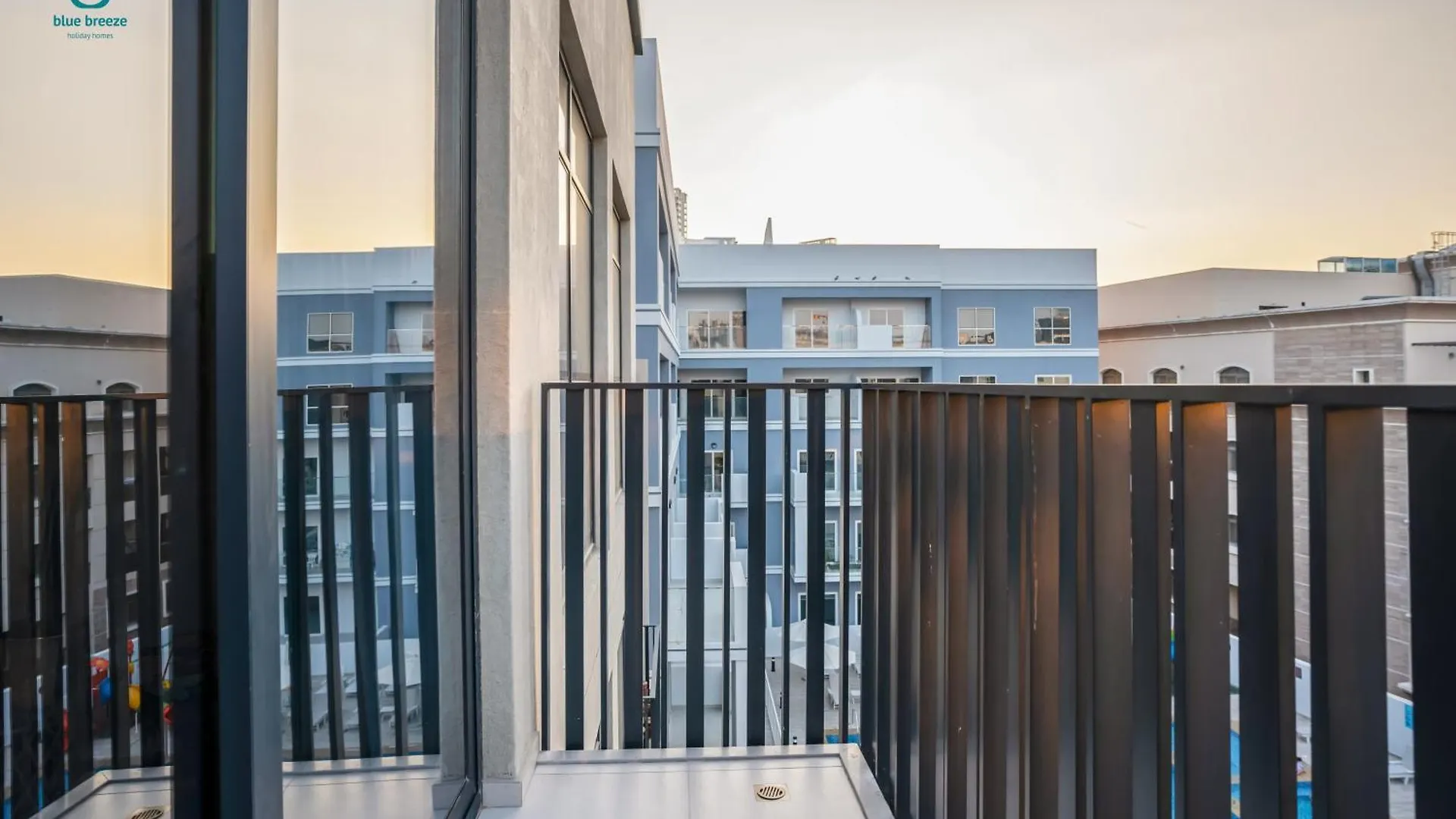Blue Breeze - Stylish 2Br With Balcony & Private Terrace In Jvc Apartment Dubai
