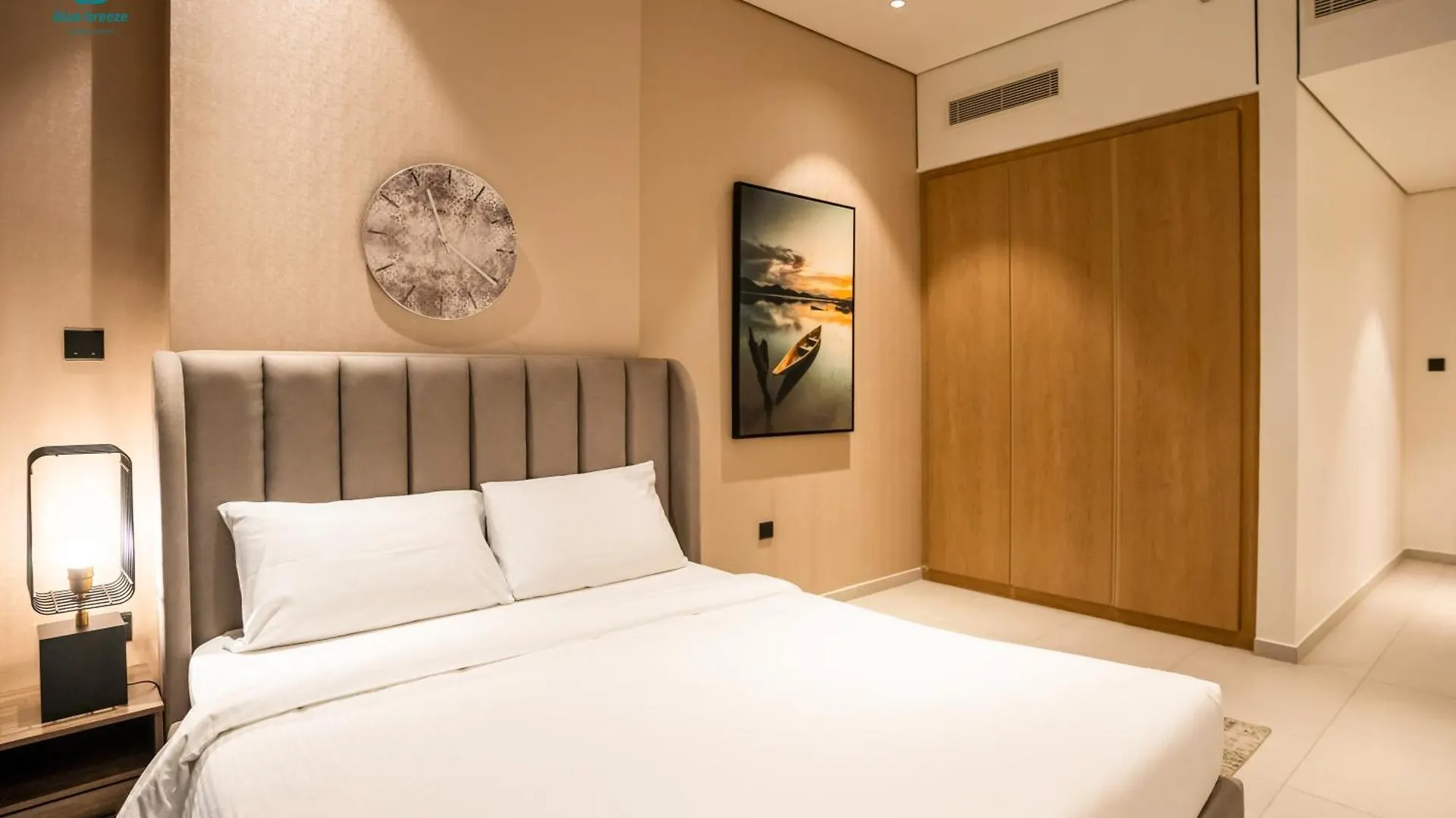 Blue Breeze - Stylish 2Br With Balcony & Private Terrace In Jvc Apartment Dubai