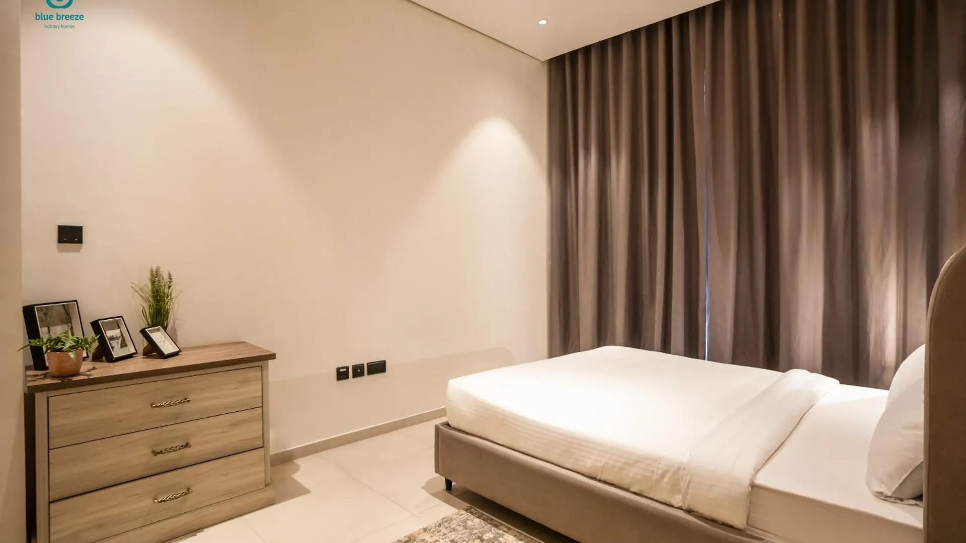 Blue Breeze - Stylish 2Br With Balcony & Private Terrace In Jvc Apartment Dubai United Arab Emirates