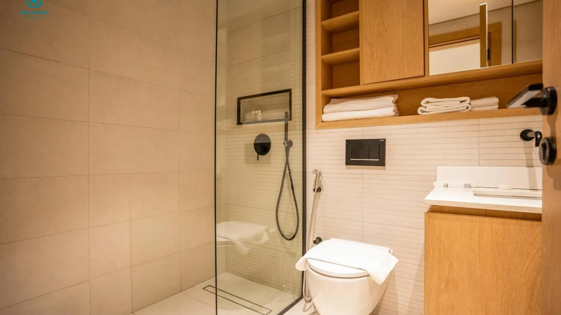 Blue Breeze - Stylish 2Br With Balcony & Private Terrace In Jvc Apartment Dubai