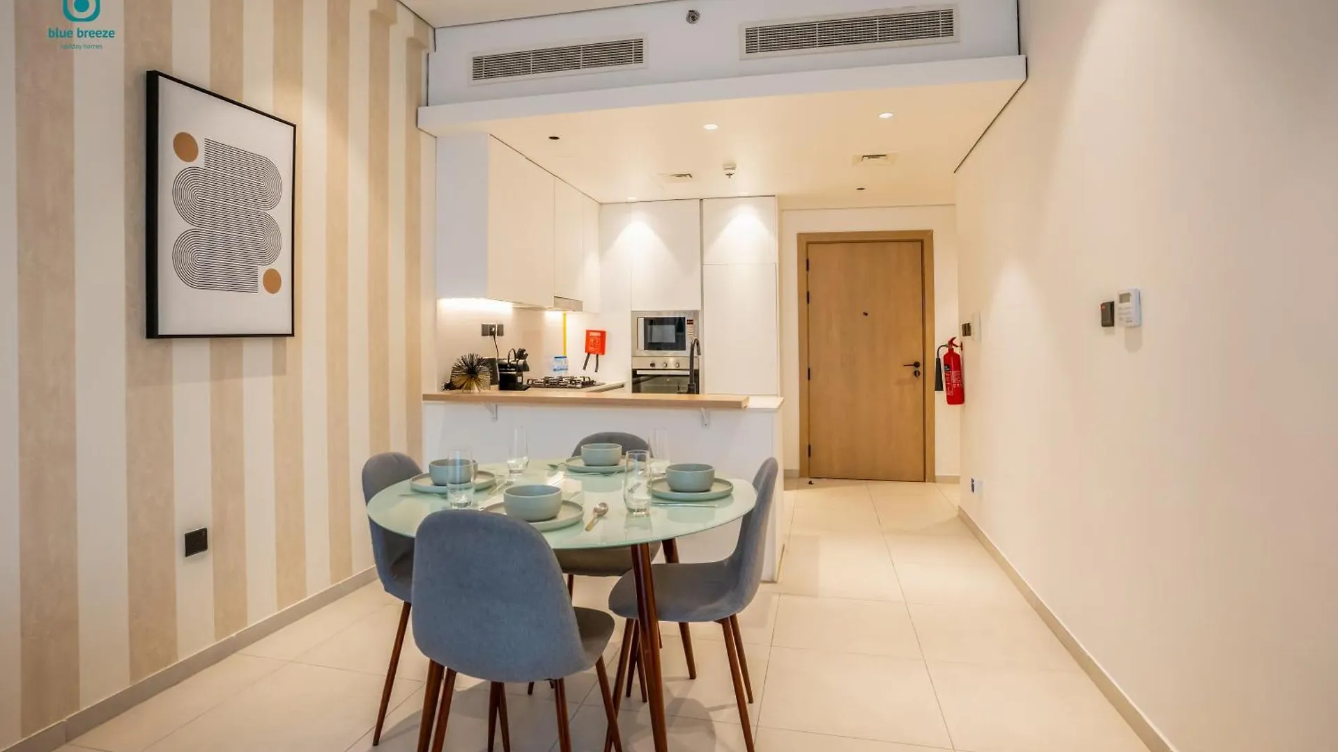 Blue Breeze - Stylish 2Br With Balcony & Private Terrace In Jvc Apartment Dubai United Arab Emirates